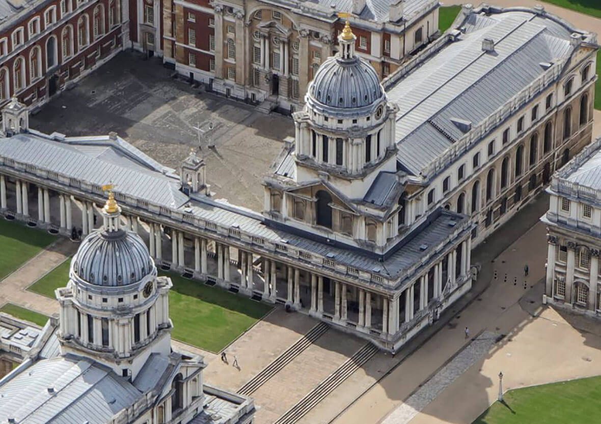 University of Greenwich – elegant signs and feature graphics for a listed building
